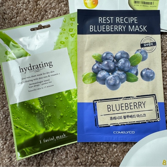 🖤5/$20 Assorted Face Mask Set - Picture 3 of 11